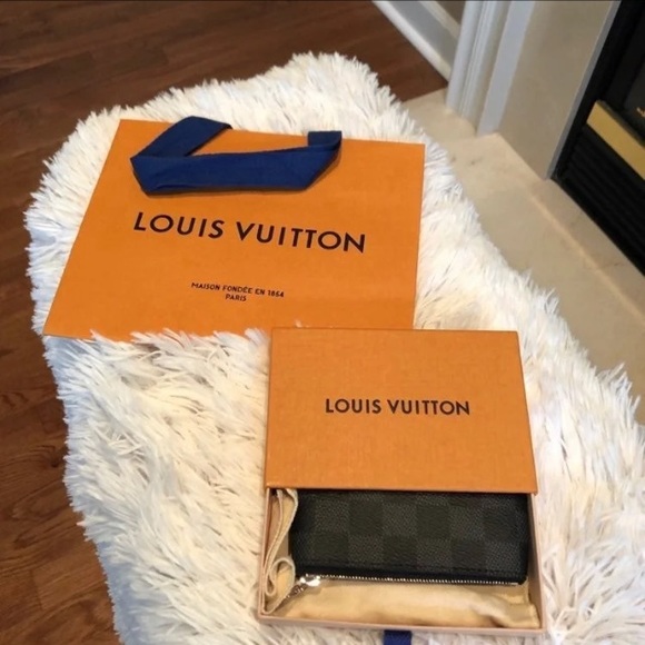 Louis Vuiton Pochette Clé Damier Graphite - Picture 5 of 6